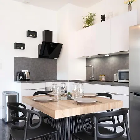 Apartment Charme Poincare