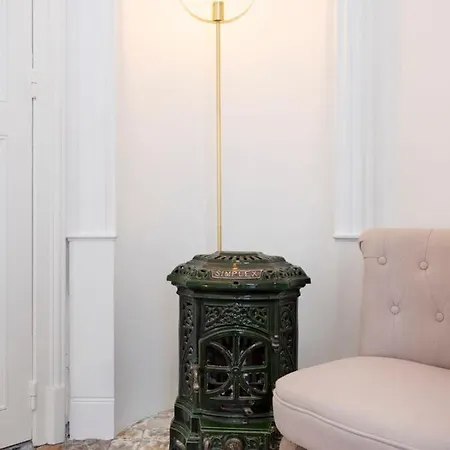 Charme Poincare Apartment